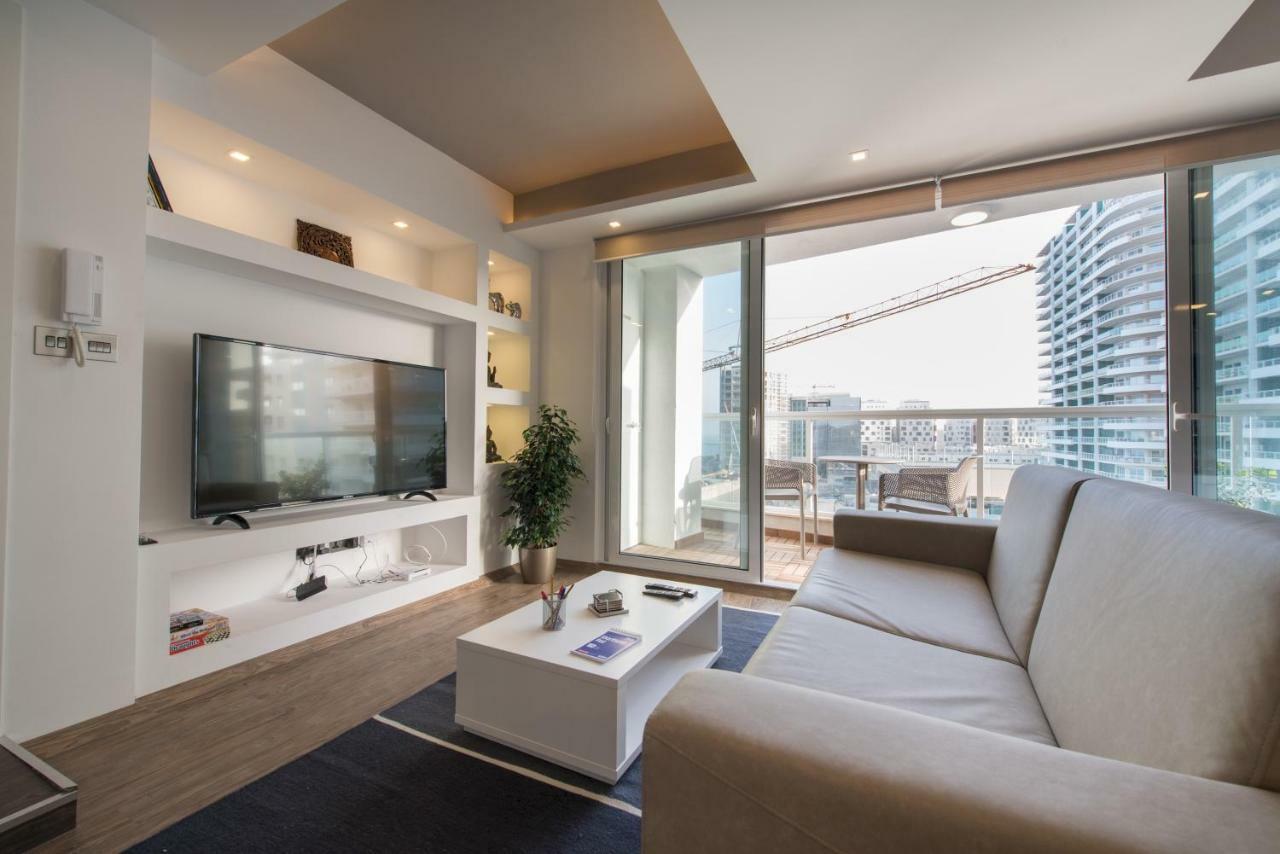 Stylish Seaview Apartment In A Prime Location Sliema Exteriör bild