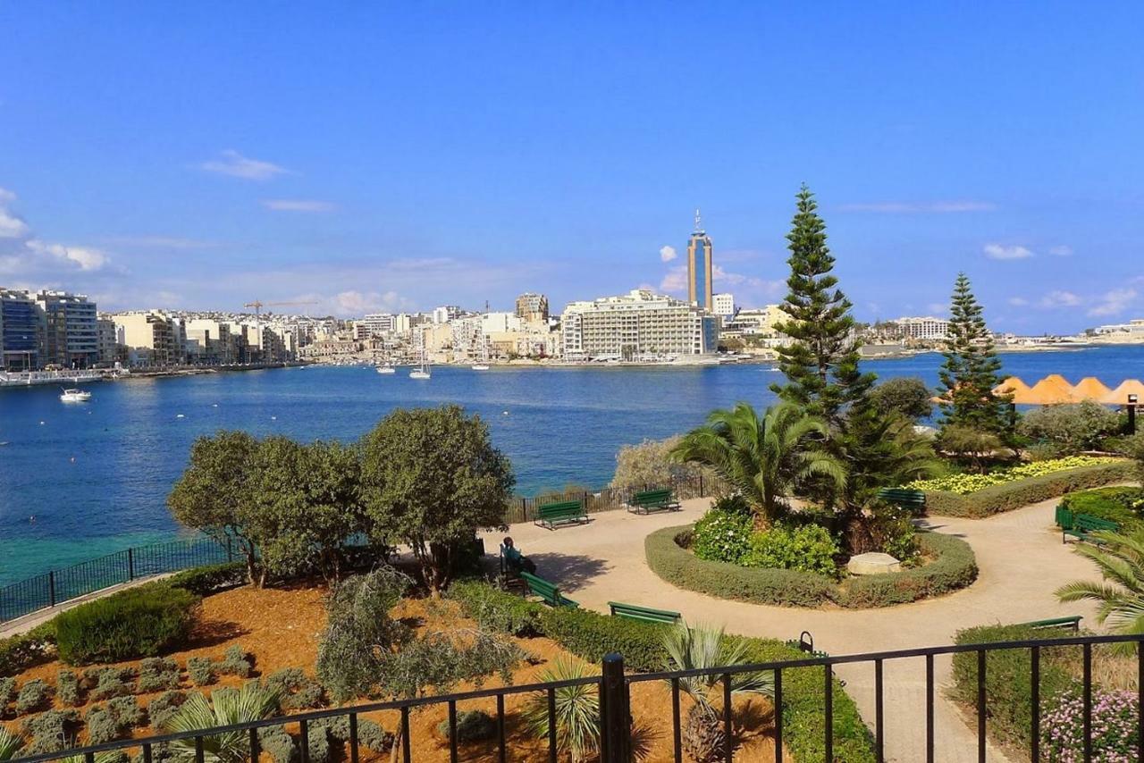 Stylish Seaview Apartment In A Prime Location Sliema Exteriör bild