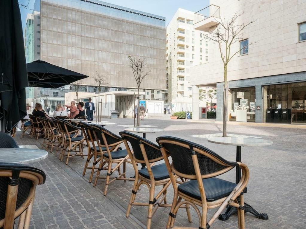 Stylish Seaview Apartment In A Prime Location Sliema Exteriör bild